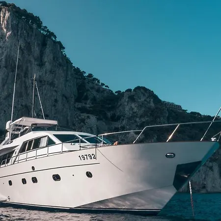 Botel M/y Mambu Castellammare di Stabia