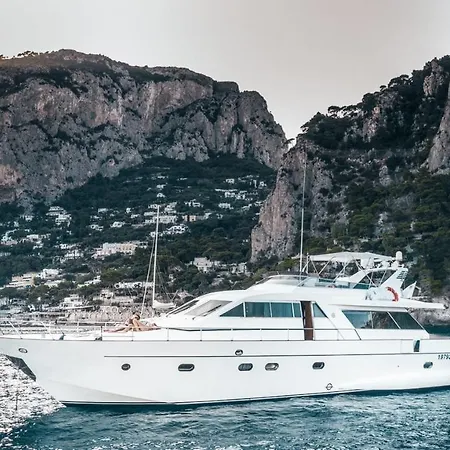 Botel M/y Mambu