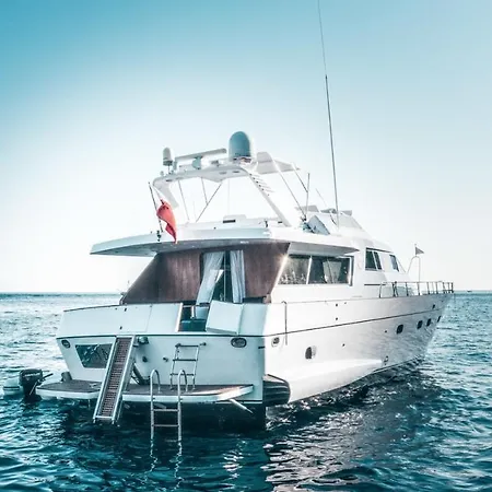M/y Mambu Botel *