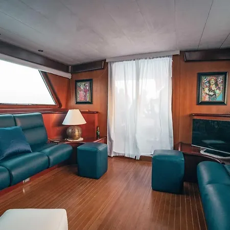 M/y Mambu Botel Castellammare di Stabia